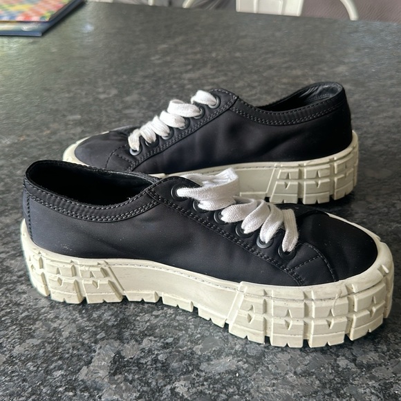 Prada double wheel re-nylon gabardine sneakers. Make an offer!!! - Picture 2 of 5